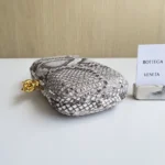 Bottega Veneta (BV) Knot