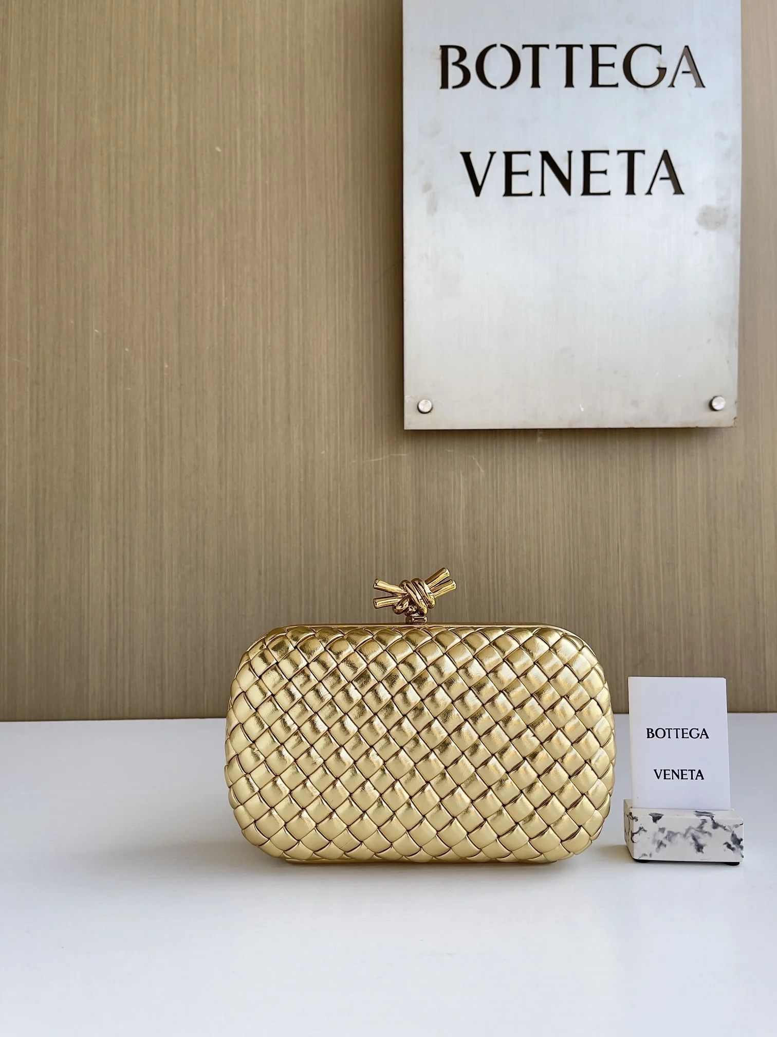 Knot Bottega Veneta (BV) Knot