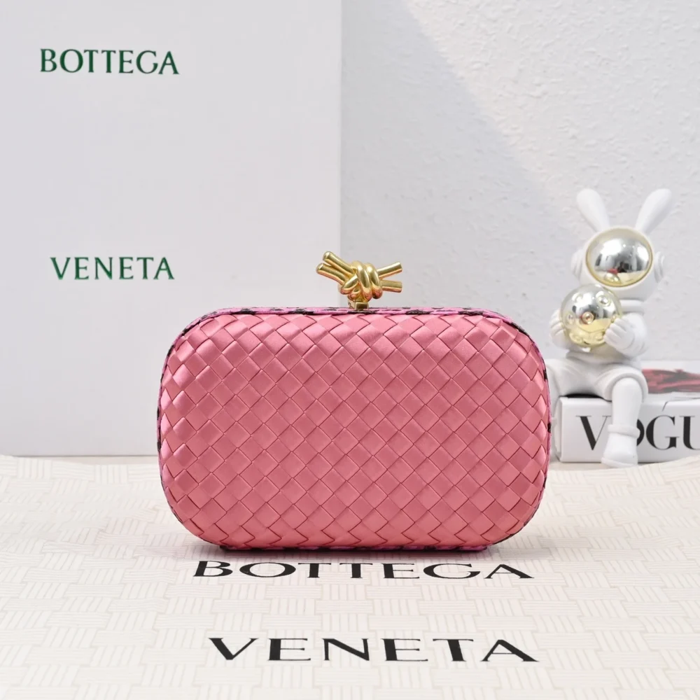 Bottega Veneta (BV) Knot