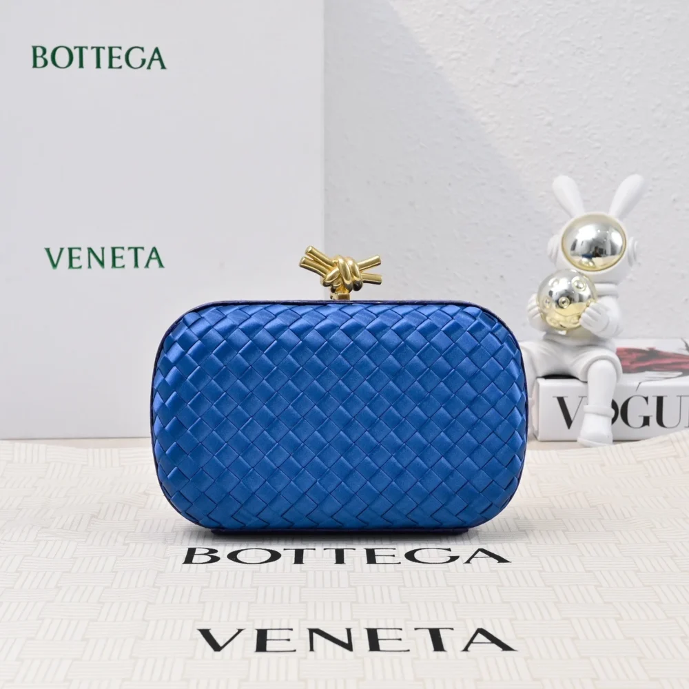 Bottega Veneta (BV) Knot