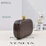 Bottega Veneta (BV) Knot